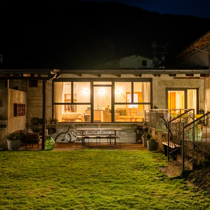 2 notti in tenuta vista vigneti e visita privata, vicino al Bernina Express