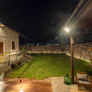 2 notti in tenuta vista vigneti e visita privata, vicino al Bernina Express