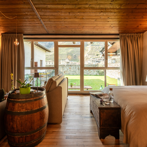 2 notti in tenuta vista vigneti e visita privata, vicino al Bernina Express