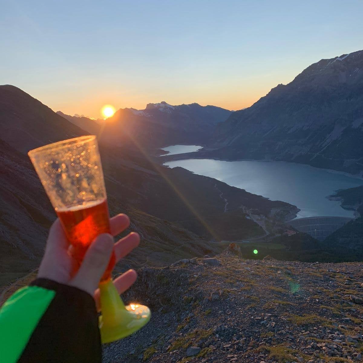 Trekking al tramonto con aperitivo