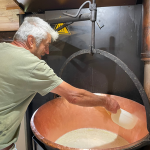 Visita in alpeggio e degustazione di formaggi e vino