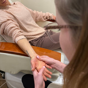 Massaggio mani alla vaniglia